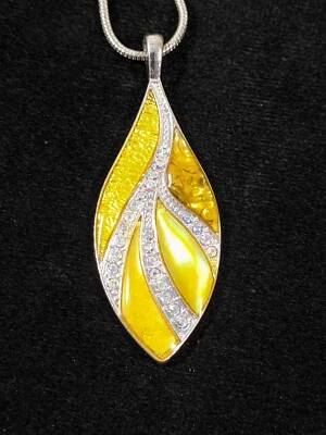 Pingente oval de cristal amarelo AB colar de corrente tom prata 19 pol litoral praia - Imagem 1 de 4