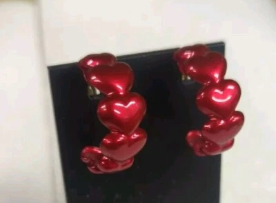 Серьги-кольца Avon с глубоким красным сердцем на День святого Валентина  - Изображение 1 из 3