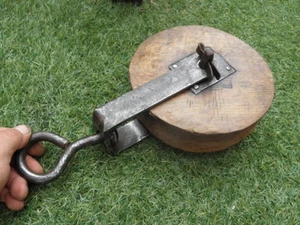 Antique primitive Wheel Pulley well Wrought iron hand old wood Campaign country  - Picture 1 of 9