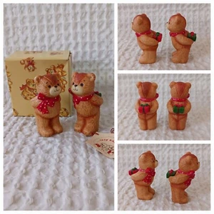 Enesco Lucy & Me Bear Figurines CHRISTMAS GIFT BOX  Red Green 1980 Item E-2818  - Picture 1 of 8