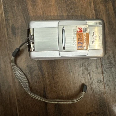 Canon PowerShot S30 3.2MP Digital Camera - Silver Untested For parts or Repair - Image 1 of 4
