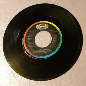 Duran Duran New Moon On Monday/Tiger Tiger by Capitol Records 45rpm 7" Vinyl - Foto 1 di 2
