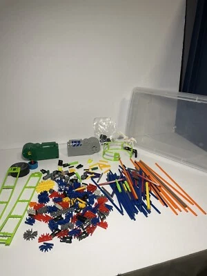 K'nex building set pieces - 236 pieces with case. - Image 1 of 4