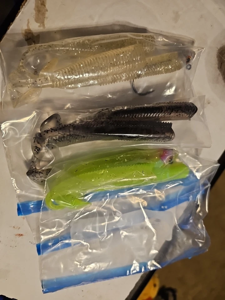 3 cebos STORM 5 1/2 IN 360 GT con cabeza 1 negro 1 transparente 1 Chartreuse nuevos sin usar  Foto 1 de 1