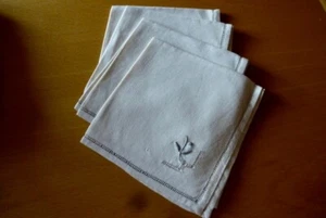 4 Alte Stoffservietten Handarbeit Leinen Stickmotiven Hohlsaum 20er rar 25x 25cm - Bild 1 von 3