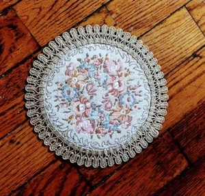 Vintage Semech Round Tapestry Doily Wide Rose Flower Dollhouse Rug - Bild 1 von 7
