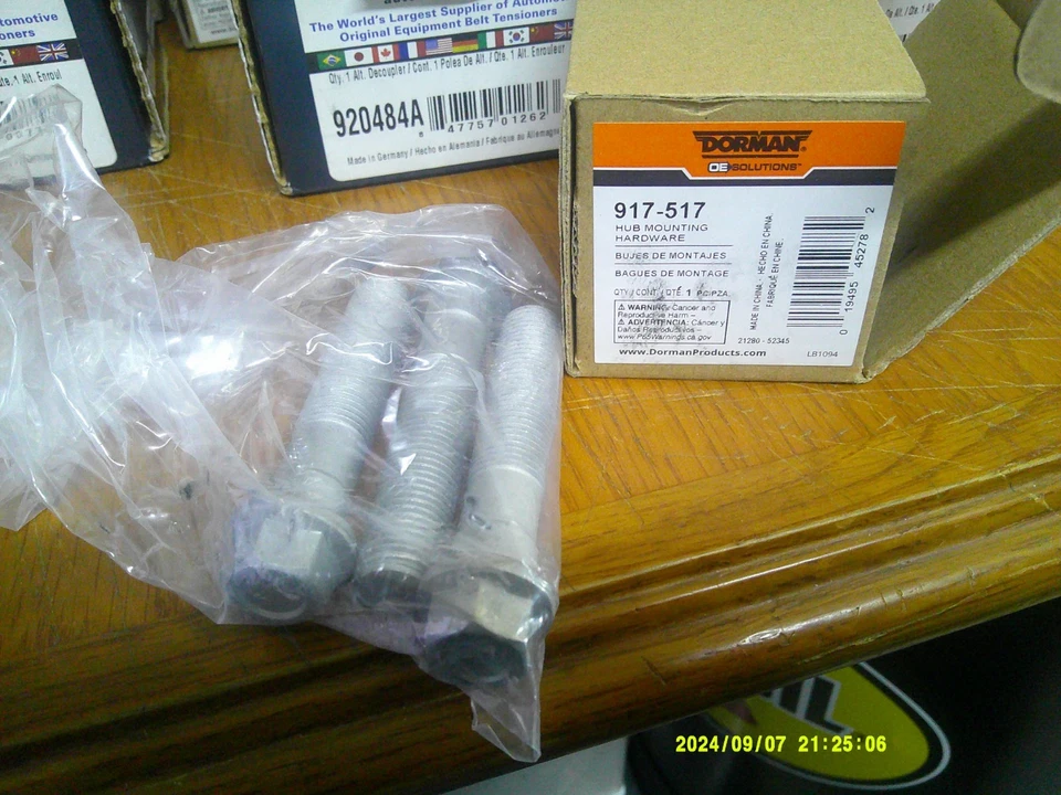 Perno de cubo de rueda Dorman 917-517 para algunas aplicaciones de GM Van y SUV Foto 1 de 1