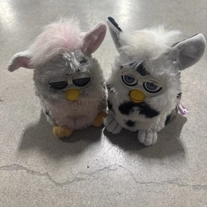 Vintage Furby 2 Stück 70-800 + rosa grau Furby ungetestet wie 90er 2000er süß - Bild 1 von 16