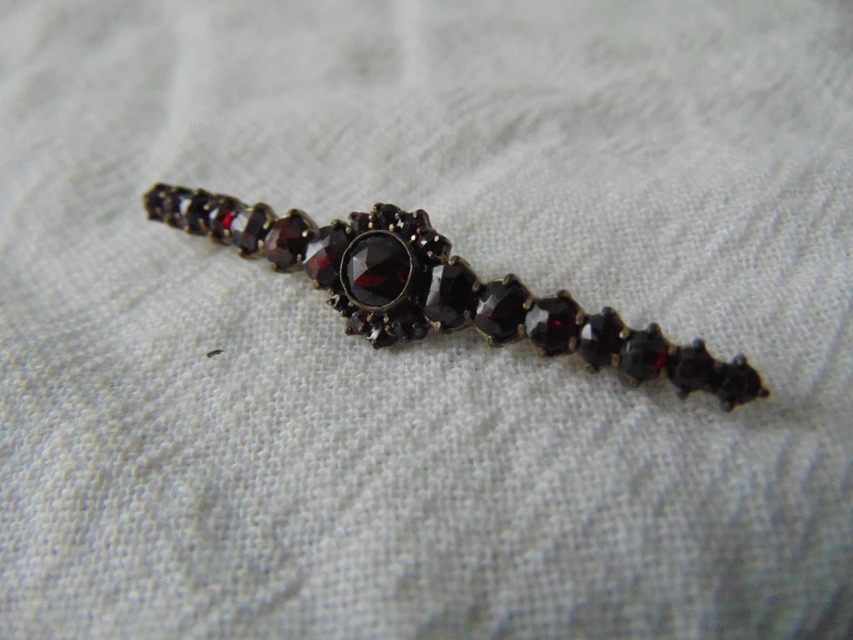vintage antique genuine Garnets brooch - Image 1 of 4