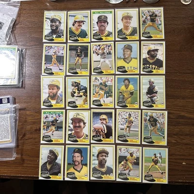 lote de 25 1981 TOPPS PITTSBURGH PIRATES MLB Stargell, Parker, Blyleven 💥NM 💥⚾ Foto 1 de 4
