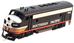 MTL Z 980 01 040 F7 Southern Pacific Powered A-Unit Locomotive # 6325 (Tested) - Picture 1 of 13