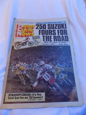 (M)Motor Cycle news/Yamaha YVPS 500 V4 colour Poster/Honda VF750 v Yamaha XZ 550 - Image 1 of 4