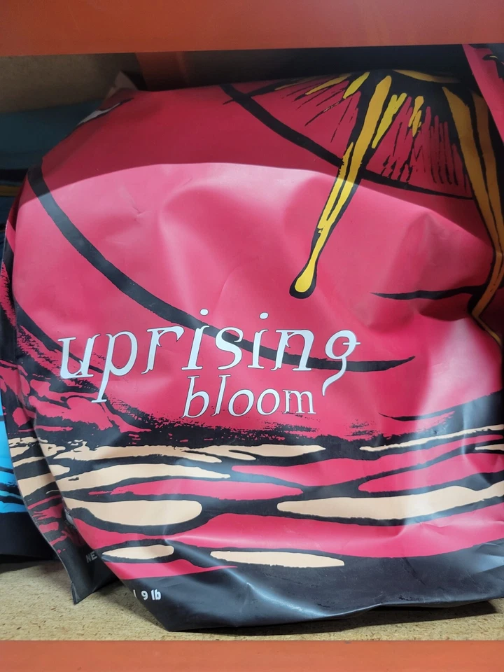 Aurora Innovations Roots Organics Uprising Bloom 9 libras. Bolsa vermelha 3-6-4 NPK - Imagem 1 de 1