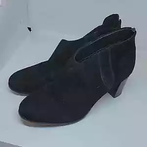 Johnston & Murphy Black suede Wood Stack Heeled Boots. Size 10M - Picture 1 of 4