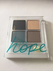 L’OREAL WEAR INFINITE PRESSED EYE SHADOW QUAD 215 BOQUET OF STRENGTH - Picture 1 of 2