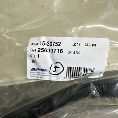 GM 25633716 Tubo Asm, Acumulador de Aire Acondicionado 1996-99 Buick Riviera Nuevo de Lote Antiguo Foto 1 de 4