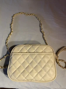 Bolso de mano cuadrado de vinilo suave beige - Imagen 1 de 5