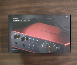 Focusrite Scarlett 2i2 Studio Pack (4th Gen) w/ Headphones & Microphone - NEW! - Picture 1 of 2
