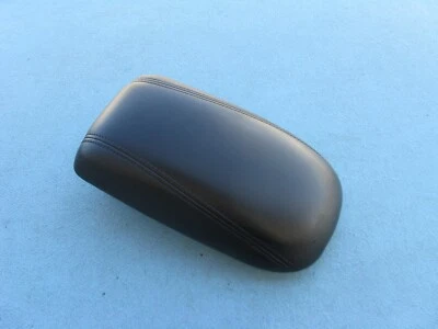 13 14 15 16 17 NISSAN LEAF CONSOLA CENTRAL DELANTERA REPOSABRAZOS TAPA REPOSABRAZOS NEGRO USADO Foto 1 de 4