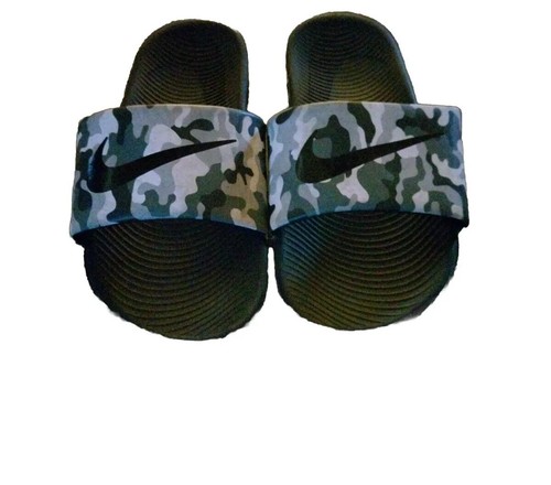 Scarpe slide on giovani Nike Mimetiche grigio nero con logo slide taglia 6Y bambini