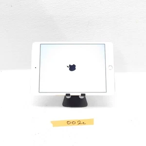 [READ]  Apple iPad mini 4 A1550 iCloud Blocked SILVER CRACKED SCREEN - Picture 1 of 2