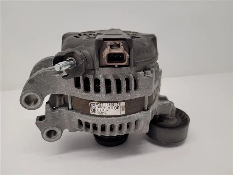 Alternador Ford Fusion 2014-2016 1,5 L sin asientos térmicos DS7T10300DB Foto 1 de 4