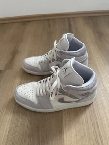 Air Jordan 1 Mid SE - EU 45,5 - Neutral Grey / Sail / Smoke Grey - Bild 1 von 7