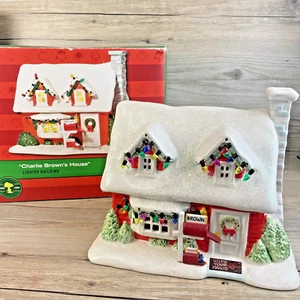 DEPT 56 Peanuts Charlie Brown's House Weihnachtsdorf beleuchtetes Gebäude mit Box - Bild 1 von 19