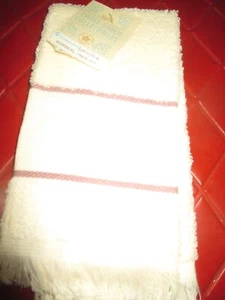 NWT BLANK Charles Craft 14-Count ECRU/ROSE Insert FINGERTIP TOWEL - Picture 1 of 2