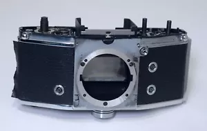 Ihagee Exakta VX1000 otturatore telaio corpo vintage reflex 35 mm parti fotocamera pellicola - Foto 1 di 4