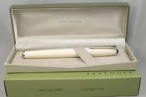 Levenger True Writer Ivory White & Chrome Rollerball Pen - New In Box - Picture 1 of 4