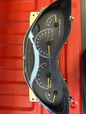 98 99 00 01 02 03 Pontiac Grand Prix Gauge Cluster - Image 1 of 3