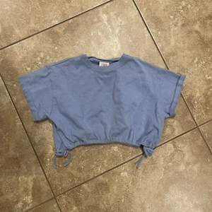 Zara Baby Blue Girl’s Short Sleeves Elastic Band Drawstring Waist T-Shirt Size 9 - Picture 1 of 4