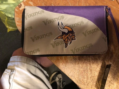 MINNESOTA VIKINGS---8" WRISTLET ---CLUTCH PURSE Cover