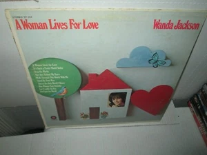 WANDA JACKSON - A WOMAN LIVES FOR LOVE 1970s Lp Vintage Country VG - Picture 1 of 1