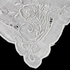 Handkerchief Vintage White Open Work Embroidered Floral Corners Scalloped Edging - Picture 1 of 8