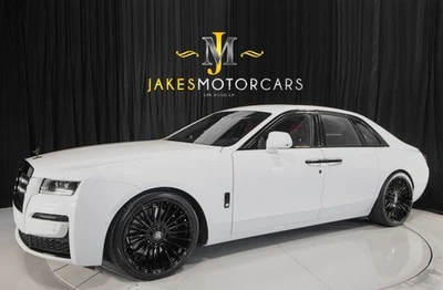 Rolls-Royce Ghost 2021 ~ precio de venta sugerido por el fabricante 390.400 USD ~ techo Shooting Star ~ audio a medida  Foto 1 de 4