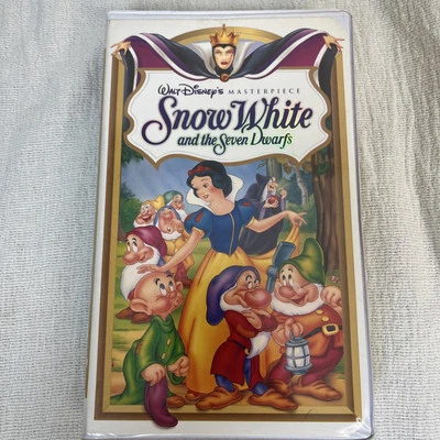 Snow White and the Seven Dwarfs VHS Tape. Vintage Disney Masterpiece Collection - Image 1 of 4