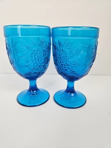 2 Vintage LE Smith Blue Water Wine 8oz Glass Goblet with Grapes and Leaves EUC - Picture 1 of 7