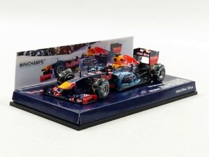 Minichamps Red Bull 410169933 Tag Heuer RB7 Snow Demonstration Run 2016 1/43 