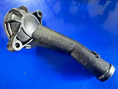 2008-2015 VOLKSWAGEN BEETLE COOLANT THERMOSTAT HOUSING OEM 07K121121B - Image 1 of 2