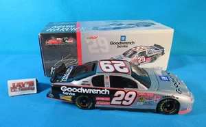 Coche diecast de acción Kevin Harvick #29 1:24 con caja NASCAR 2002 - Imagen 1 de 8