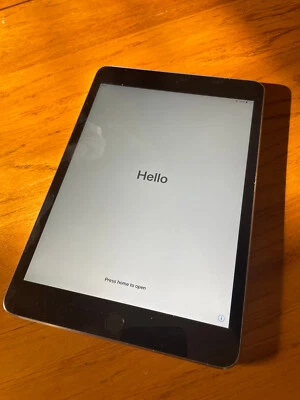 Apple iPad mini 3 16GB, Wi-Fi, 7.9in - Space Grey - Image 1 of 4