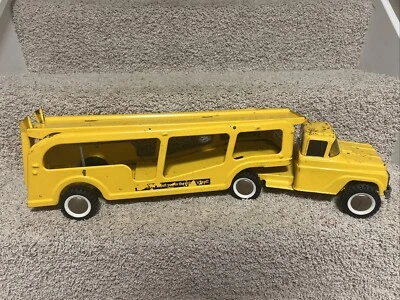 Vintage Buddy L, Hertz Rent A Car Semi Truck-Trailer, Load Ramp, Yellow 26” - Image 1 of 4