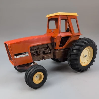 Vintage Allis-Chalmers AC 7050 1/16 Scale Die-Cast Tractor Replica Maroon Belly - Image 1 of 4
