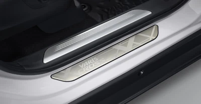 JDM 2025 Genuino Toyota Nuevo YARIS Cruz Placa Rasguño Puerta Alféizar Borde Rasguño 4 piezas Foto 1 de 4