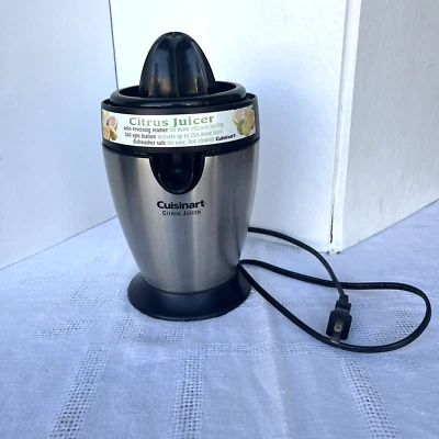 Exprimidor eléctrico pequeño de cítricos de acero inoxidable Cuisinart CCJ-100 - ¡Funciona muy bien! Foto 1 de 4