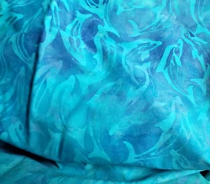 Woven Blue Cotton Fabric With Dolphin Print 3m 55cm x 114 wide Good Quality L128 - Picture 1 of 1