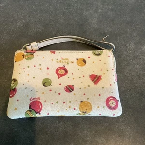 Coach Corner Zip Wristlet With Ornament Print Wristlet Wallets Bag Chalk White - Picture 1 of 5