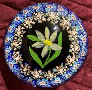 Vintage Murano Daffodil White Flower glass paperweight 3 Fiori or ALT furnace - Picture 1 of 14